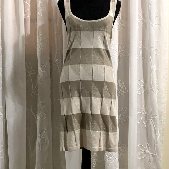 Dress - Picture 1 of 3